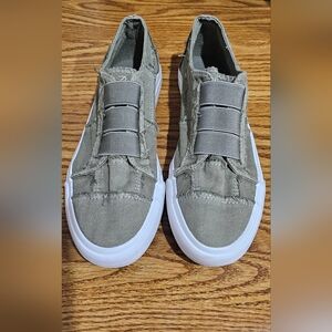 Stylish Gray Slip-On Sneakers